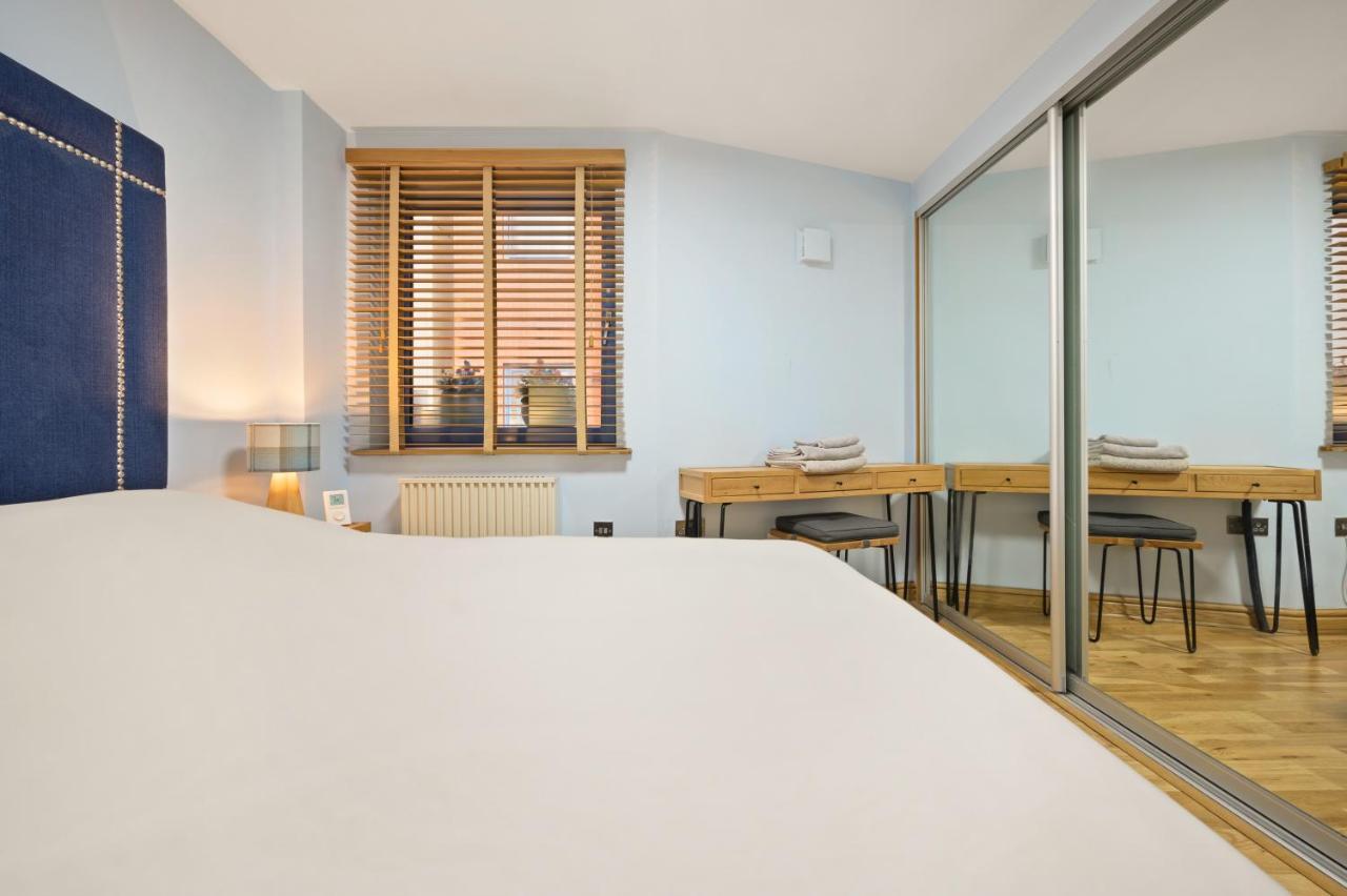 מנצ'סטר Lovely 2 Double Bedroom Flat With Patio מראה חיצוני תמונה
