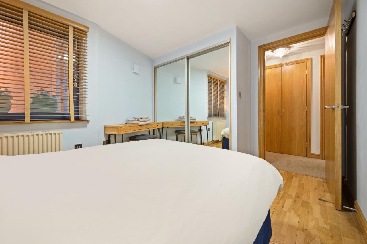 מנצ'סטר Lovely 2 Double Bedroom Flat With Patio מראה חיצוני תמונה