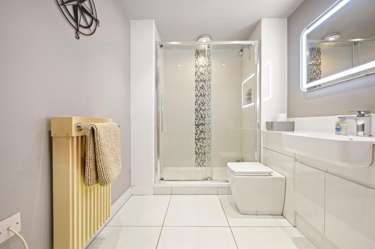 מנצ'סטר Lovely 2 Double Bedroom Flat With Patio מראה חיצוני תמונה