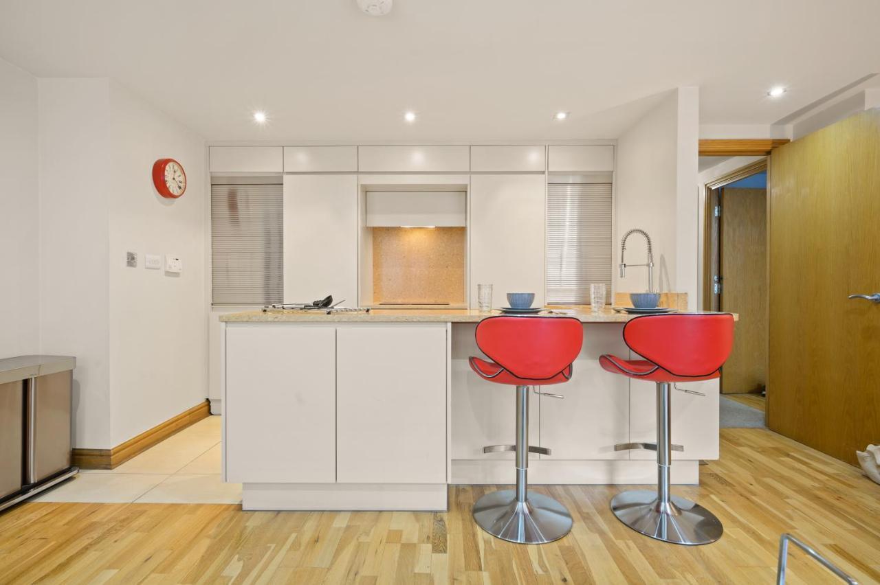מנצ'סטר Lovely 2 Double Bedroom Flat With Patio מראה חיצוני תמונה