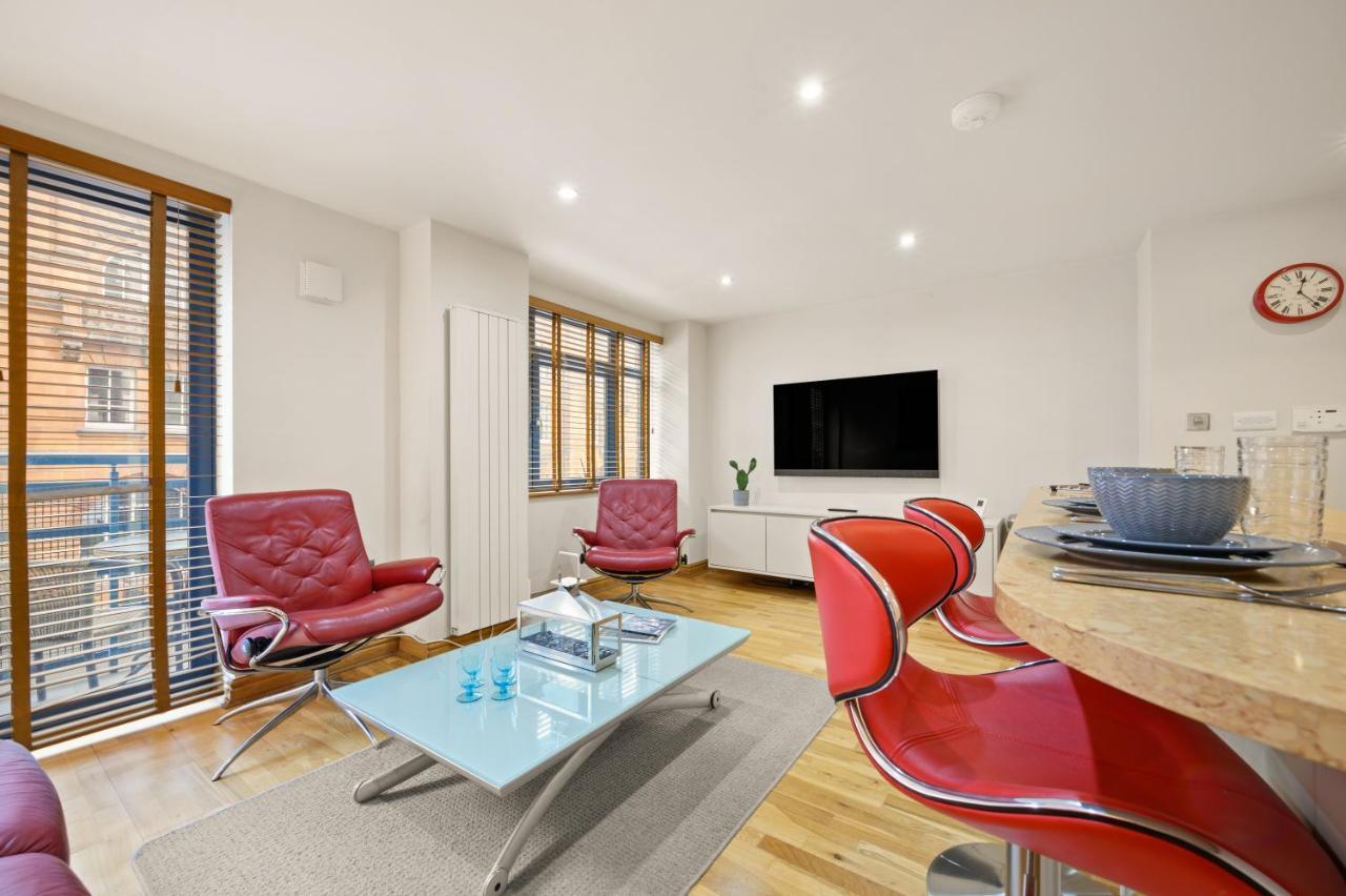 מנצ'סטר Lovely 2 Double Bedroom Flat With Patio מראה חיצוני תמונה