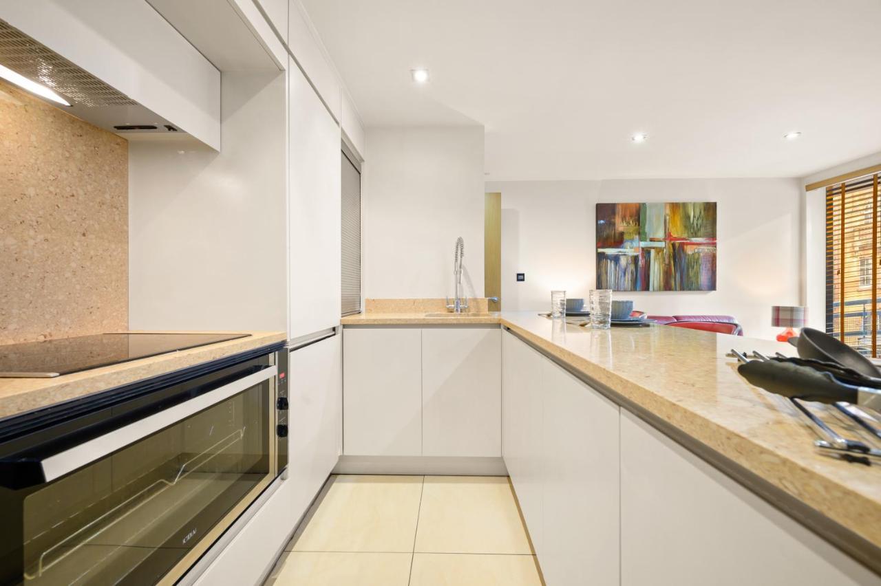 מנצ'סטר Lovely 2 Double Bedroom Flat With Patio מראה חיצוני תמונה